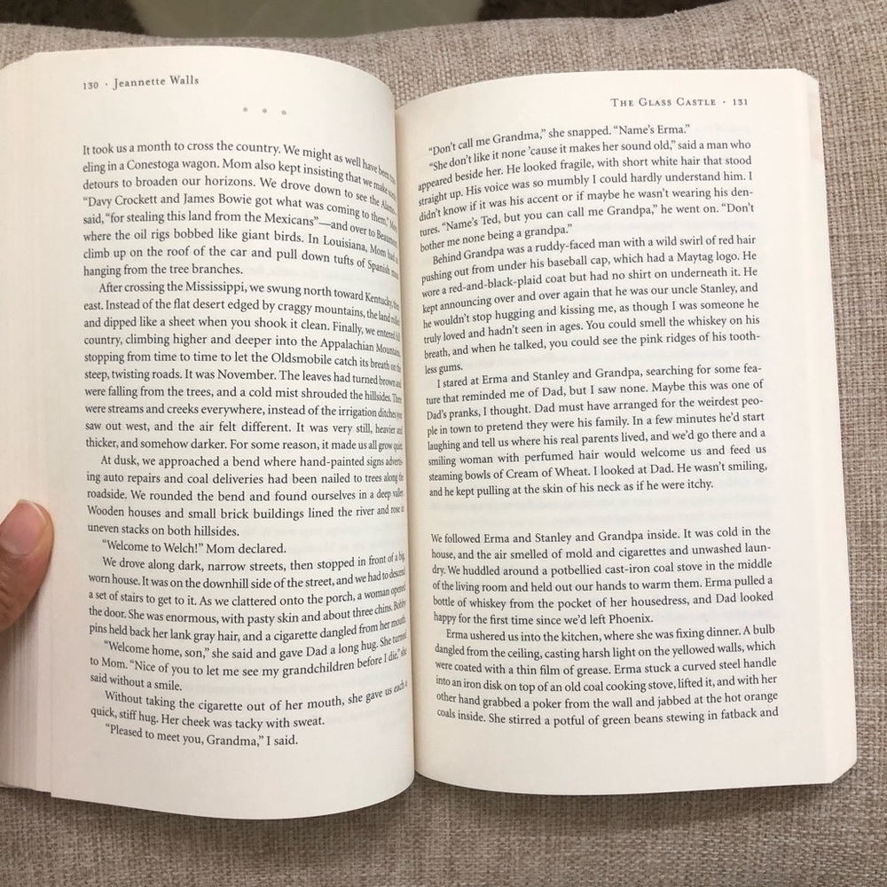 The Glass Castle by Jeannette Walls - Picture 4 of 6